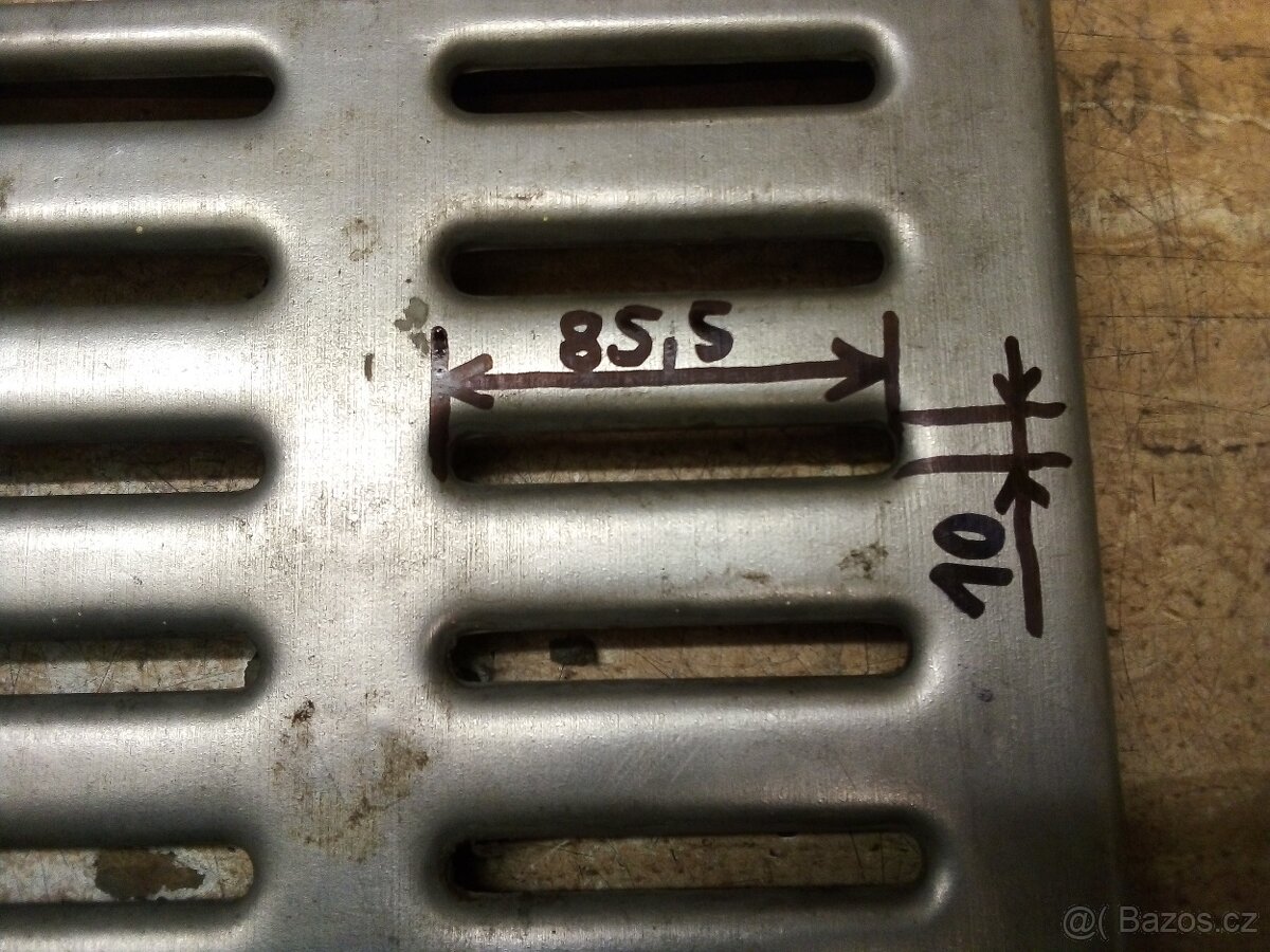 Nerezové INOX odpadní mřížky. 280 x 300mm, plech 3mm. 6 kusů - 4