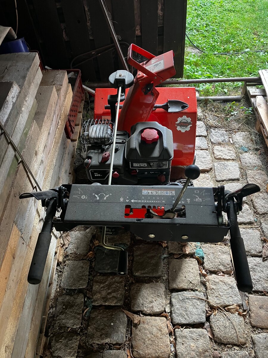 Sněžná fréza Ariens Compact 24 - 4