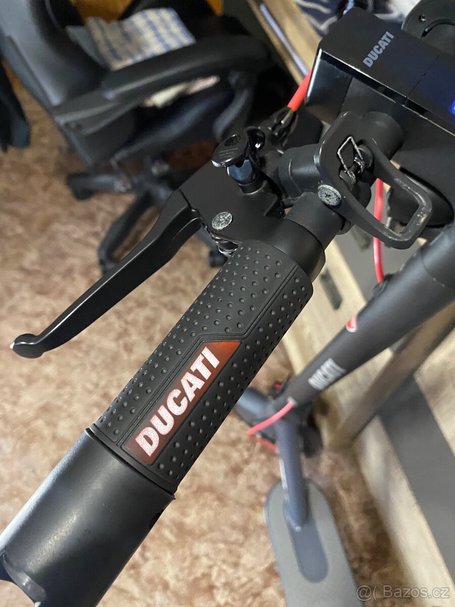 Elektrokoloběžka Ducati PRO-I EVO - 4