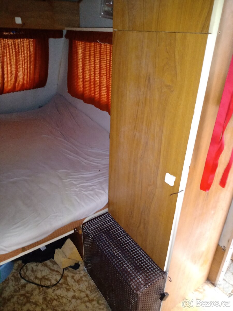 Karavan obytný přívěs malý lehký - 4