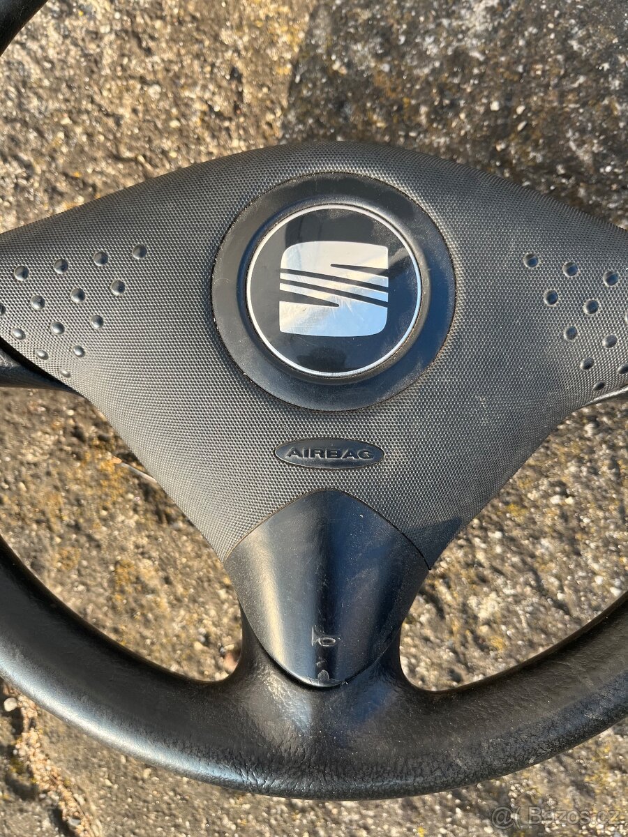 Tříramenný volant Seat, VW, Škoda atd - 4
