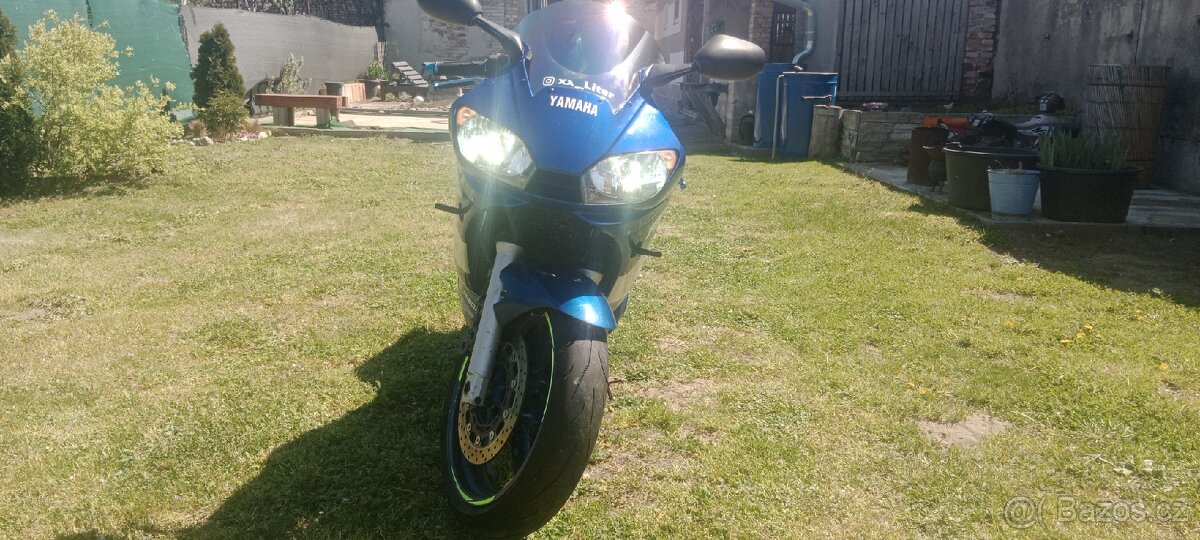 Yamaha R6 - 4