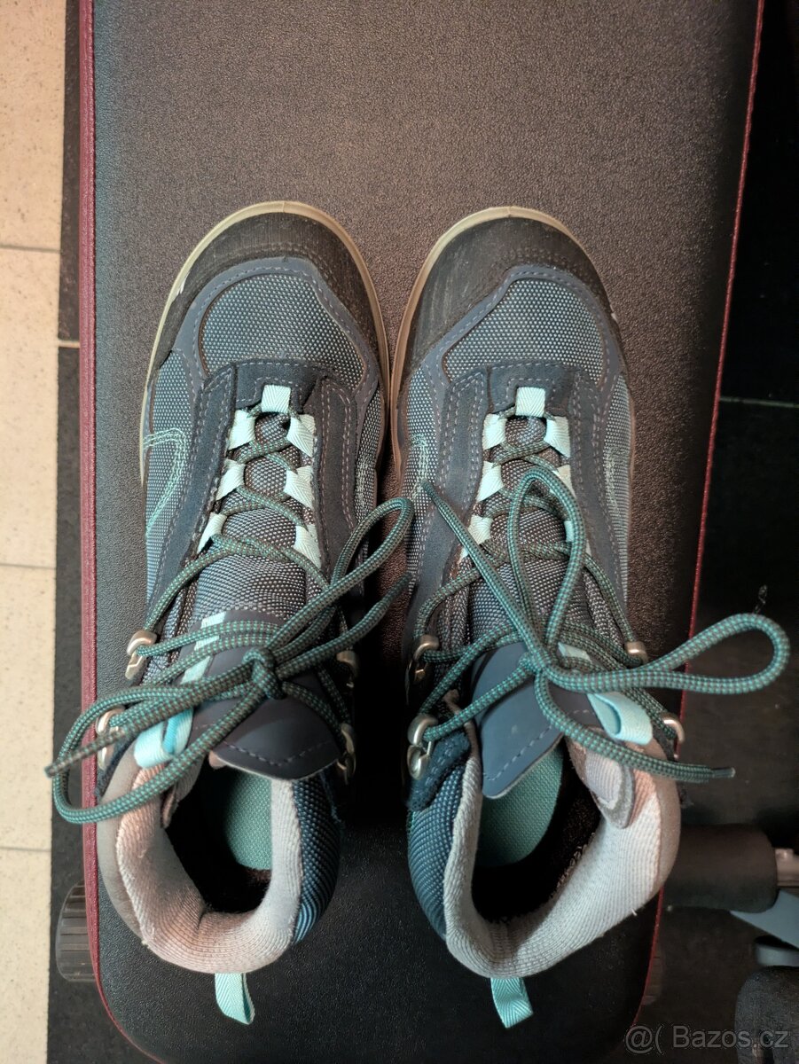 Trekové boty kotníkové Quechua - 4