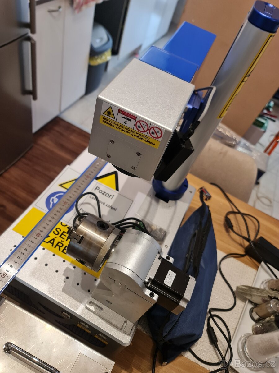 VÝPRODEJ LASEROVÝ FIBER GRAVÍROVACÍ STROJ NA KOV A JINÉ 30W - 4
