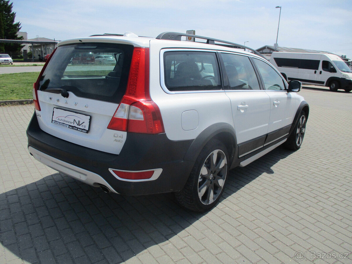 VOLVO XC70 2,4D 120KW CROSSCOUNTRY AWD GPS XENON 2013 - 4
