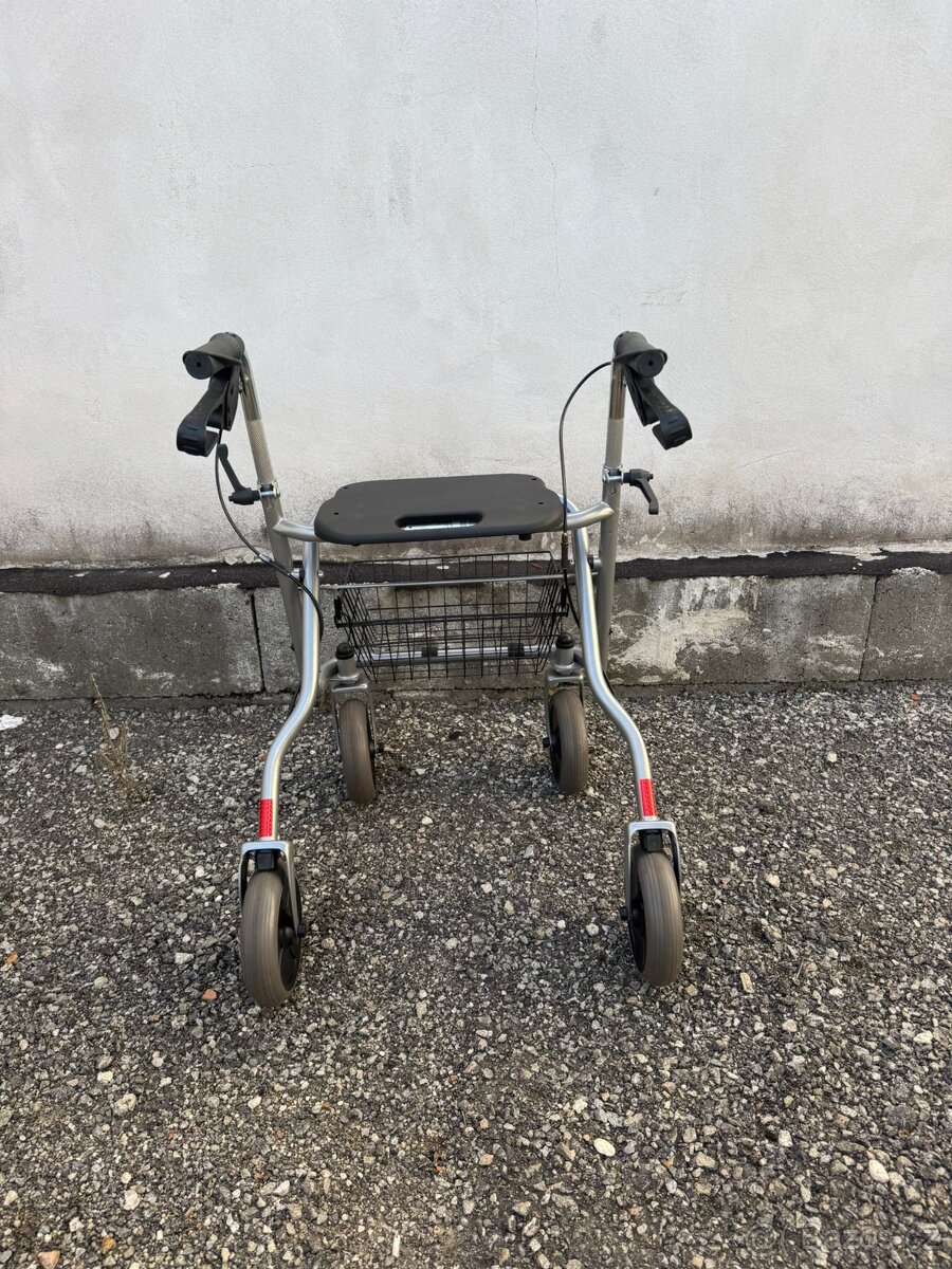 Nové chodítko pro seniory a důchodce - 4