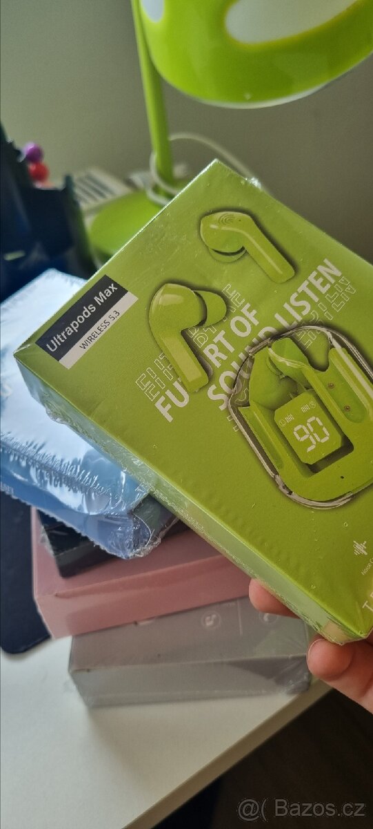 Transparentní bezdrátová sluchátka - 4