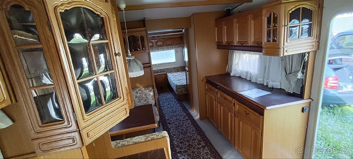 Hobby LandHaus karavan - 4