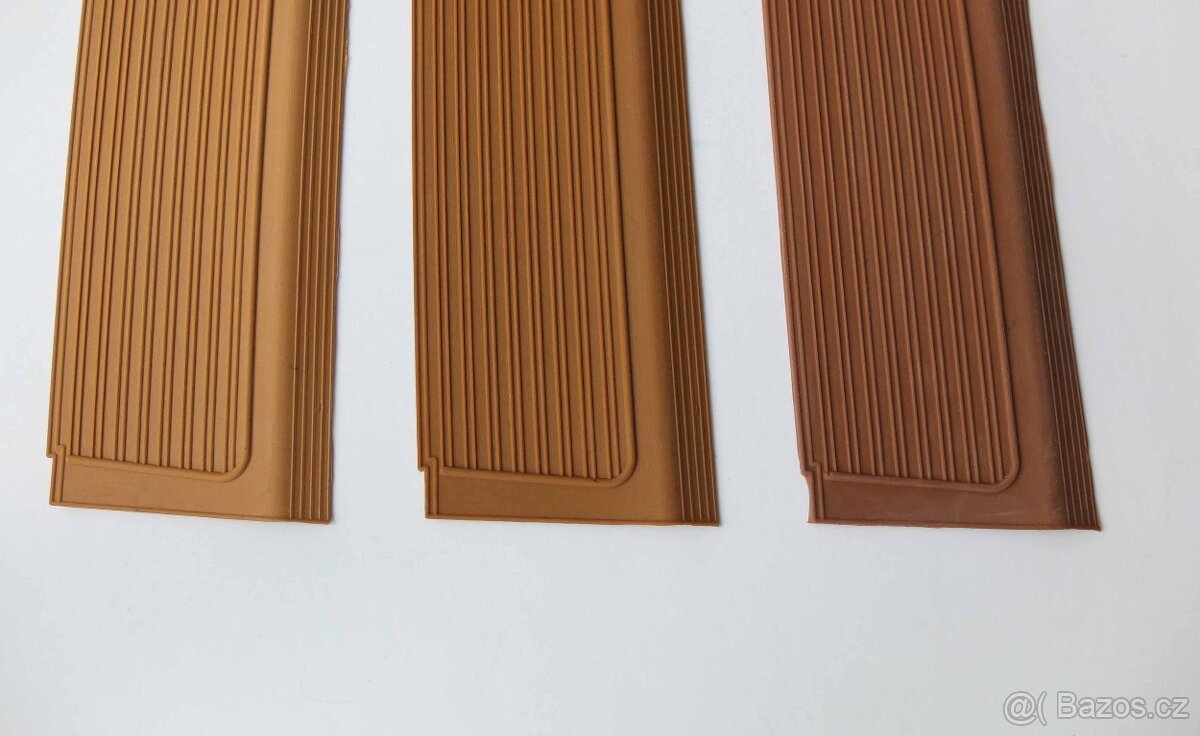 Mercedes-Benz W107 - Prahové lišty (pryž nebo kov) - 4