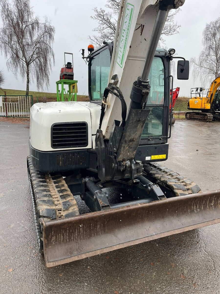 Pásový bagr Bobcat E85, r.v. 2015, 4.806 Mth - 4