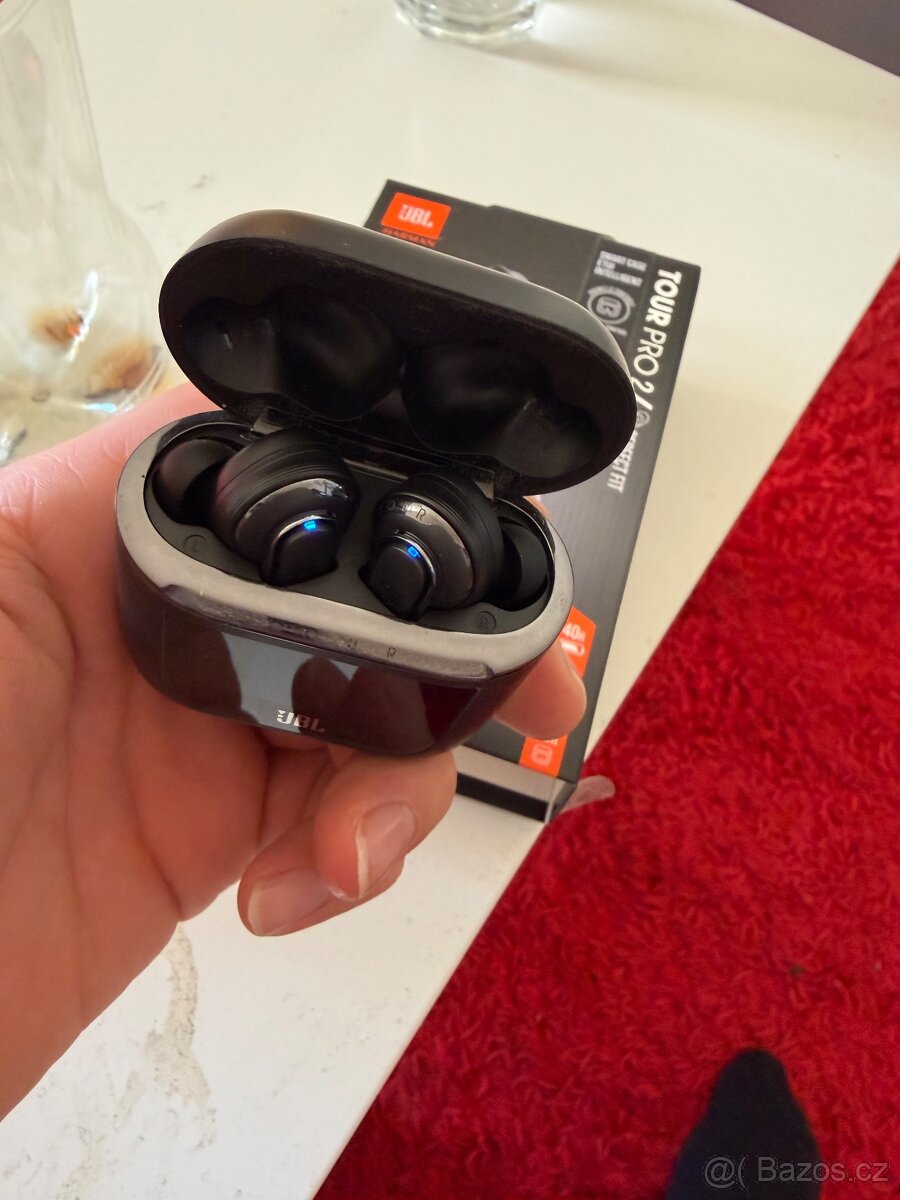 Sluchatka JBL tour pro 2 - 4