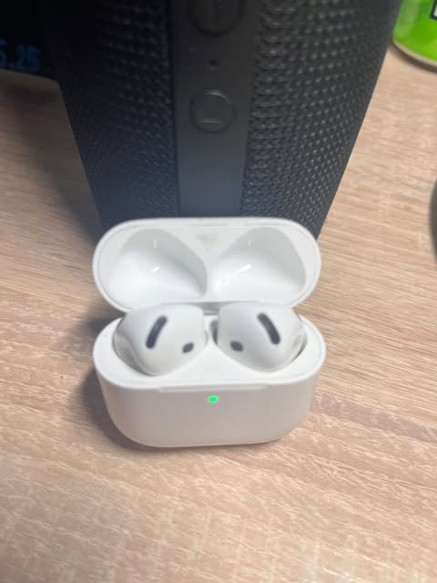 Sluchátka Airpods 4 - 4