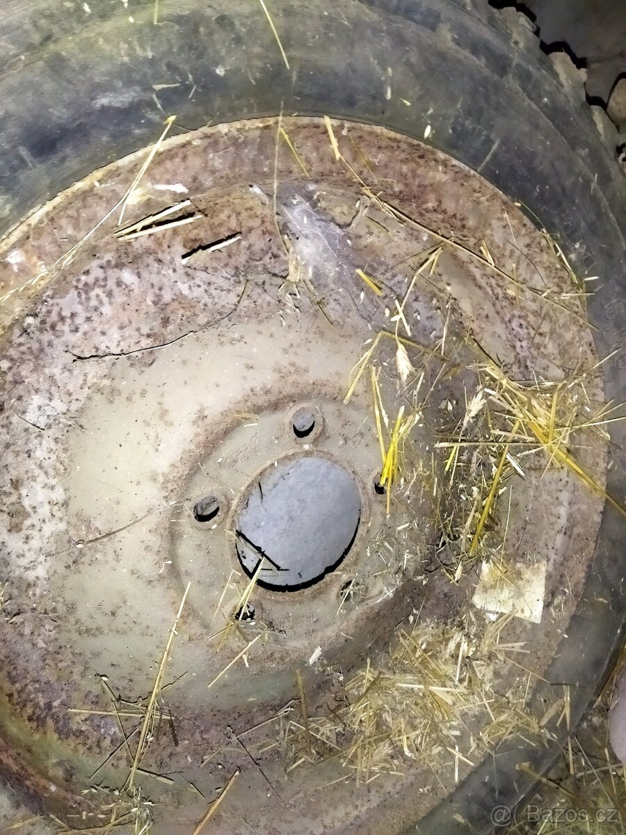 Pneumatiky, valník - 4