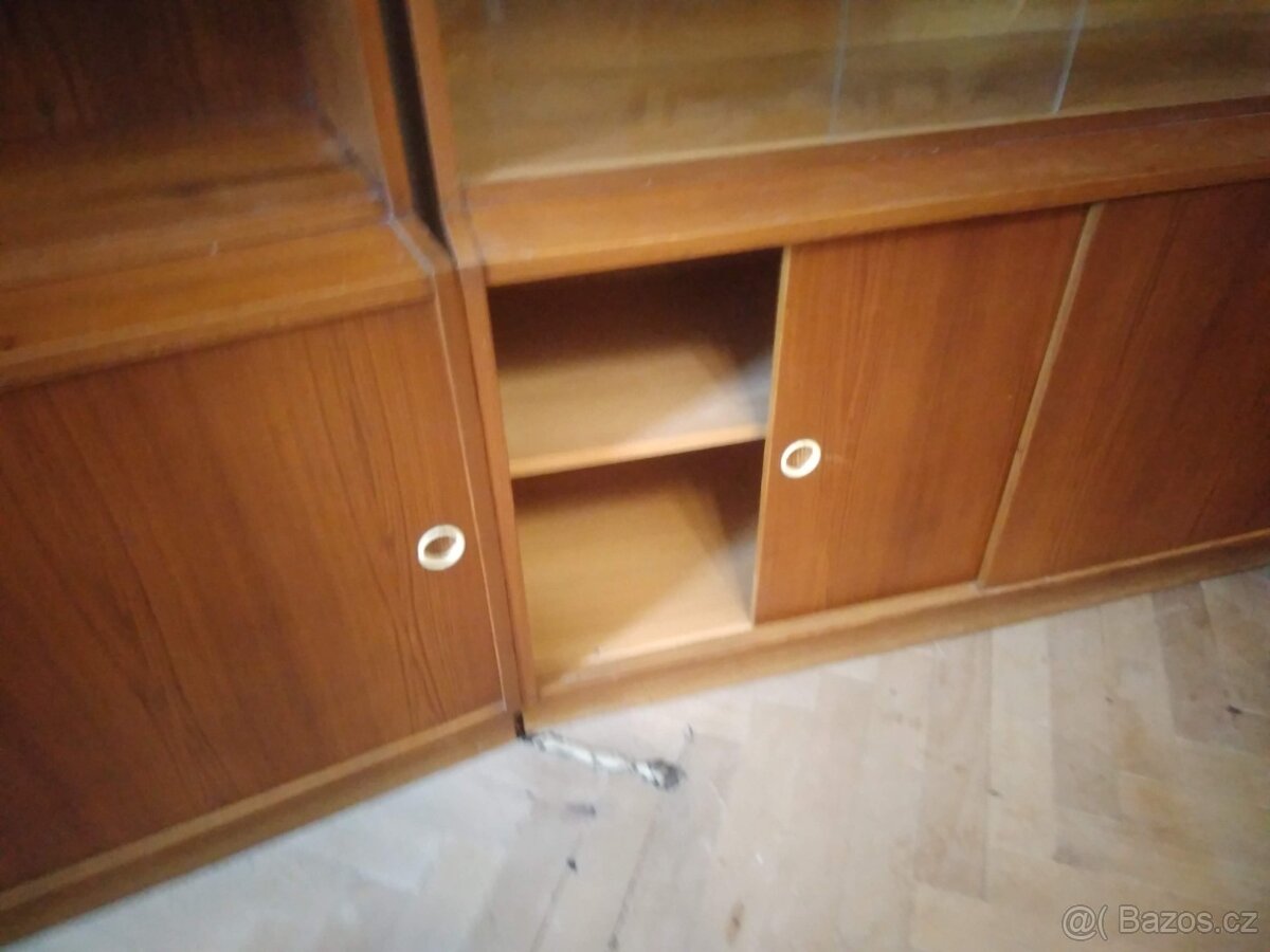 Retro nabytek Brusel - 4