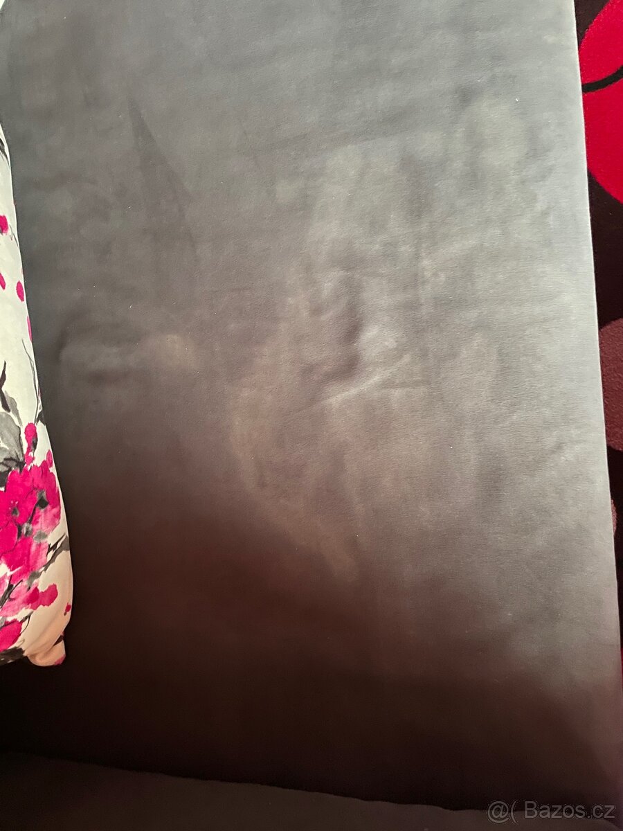 Rozkládací pohovka - 4