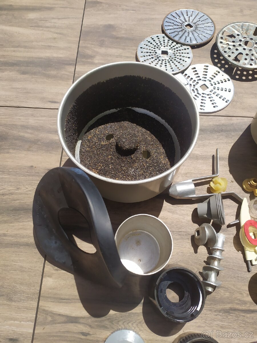 Kuchyňský retro robot - 4