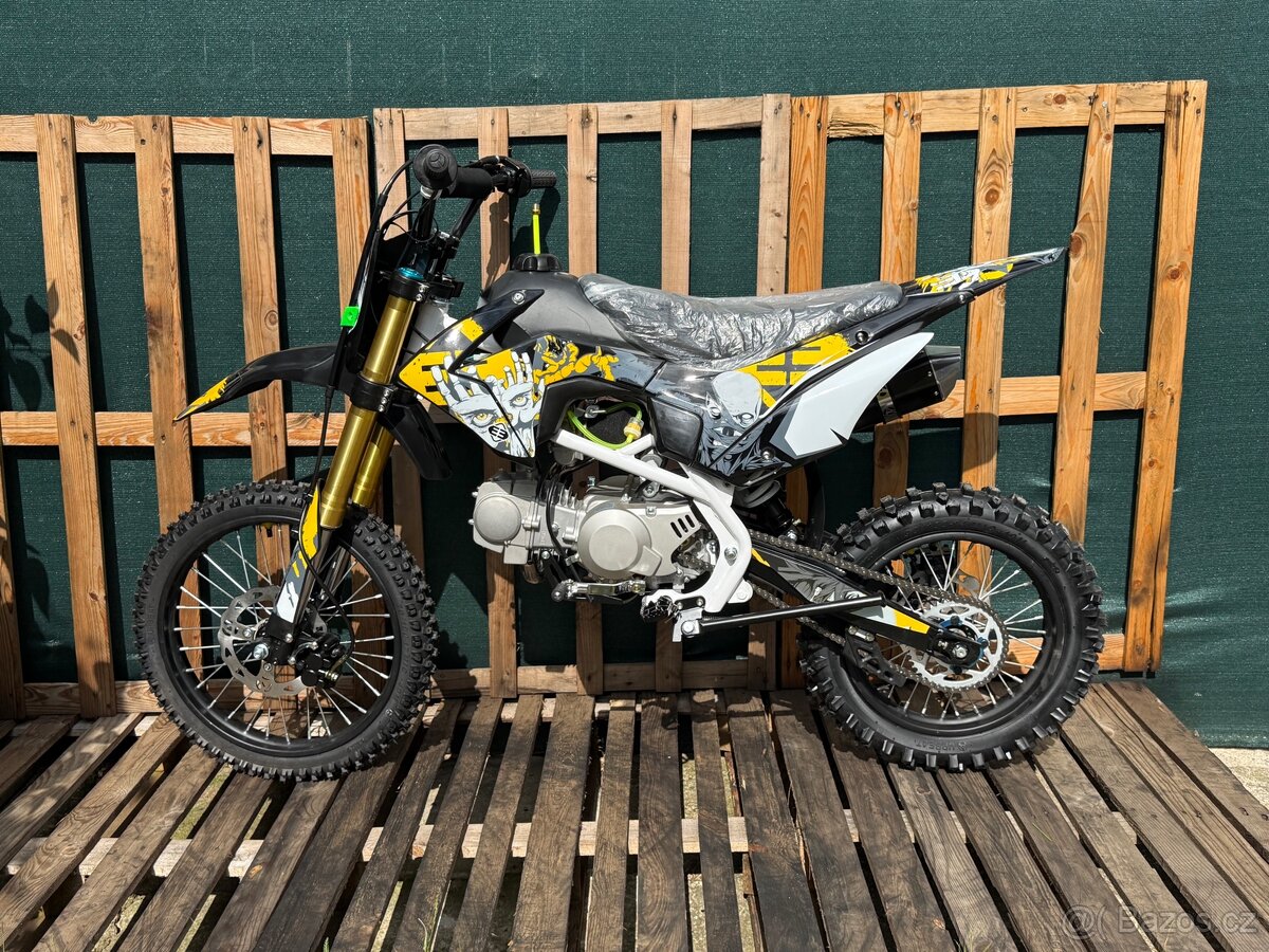 Pitbike 125ccm4T kola 17”x14” Poloautomat C104