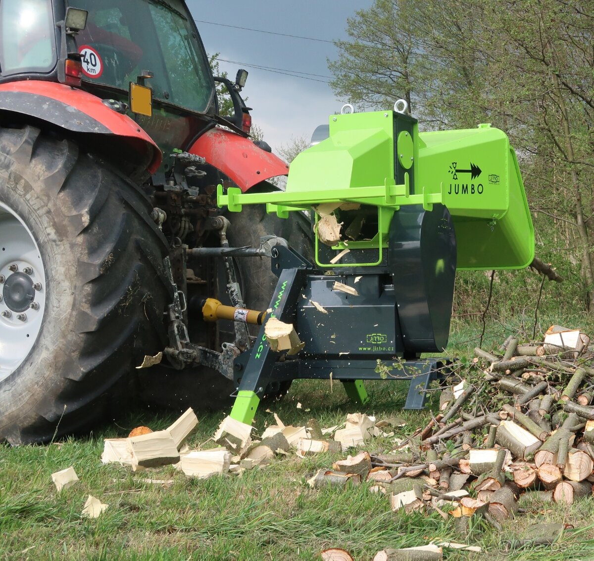 špalíkovač štěpkovač za traktor do 18cm s plněním big bag - 4