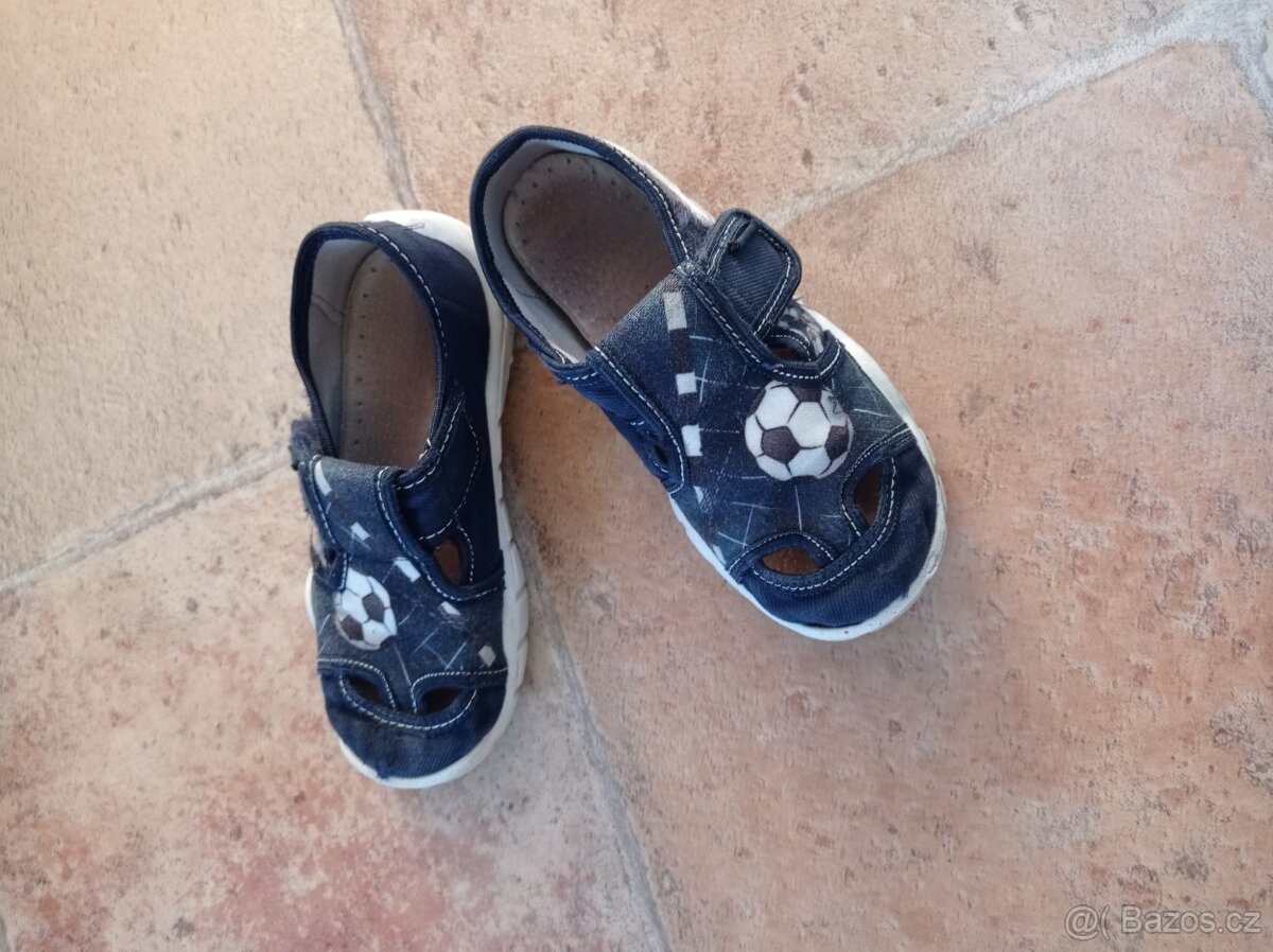 Zpět na výpis Přezůvky do školky vel.27 bačkůrky, papuče - 4