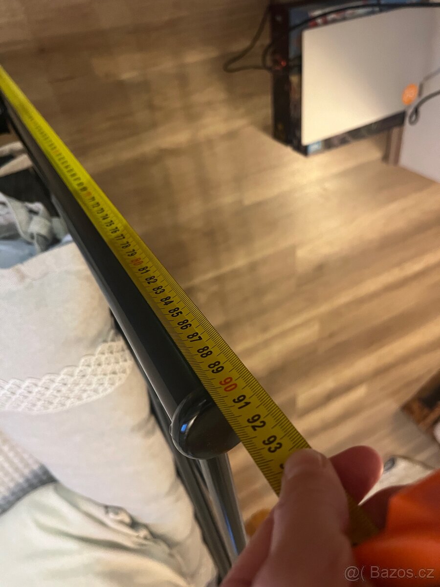 Černá kovová postel/pohovka - 4