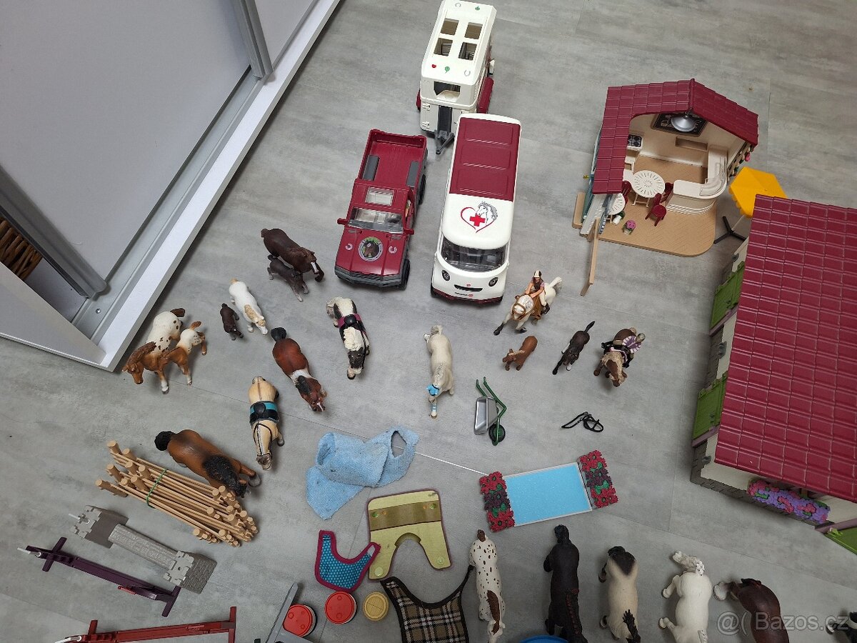 Schleich stáj s příslušenstvím, auto s koňským přívěsem, san - 4