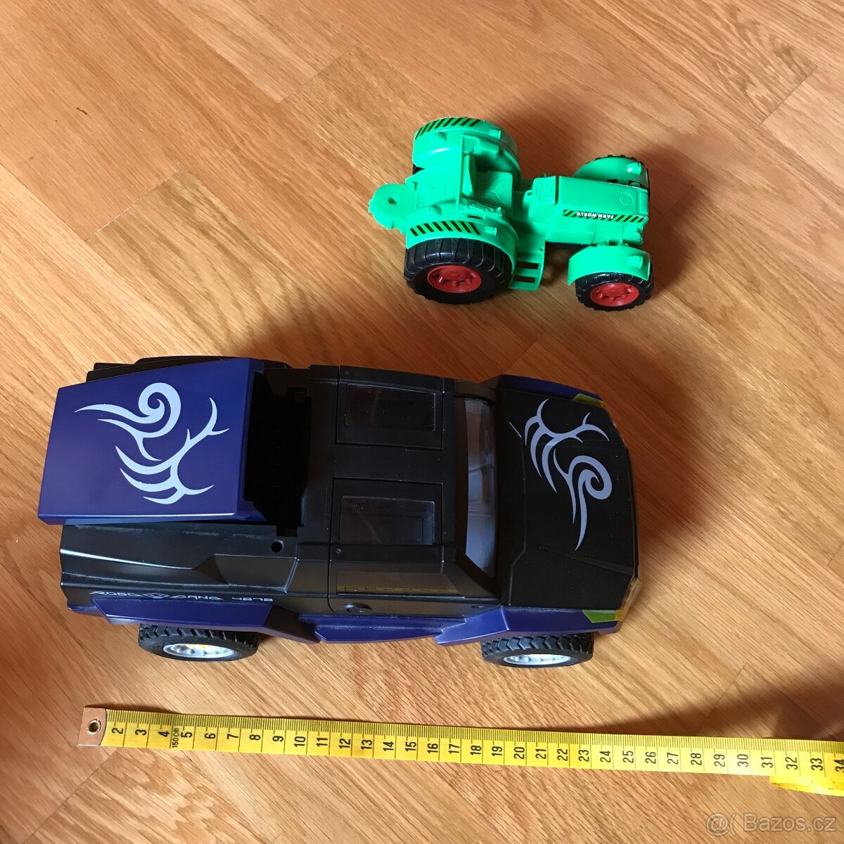 Autíčko Playmobile • traktor • kbelík Cars Disney • míč - 4