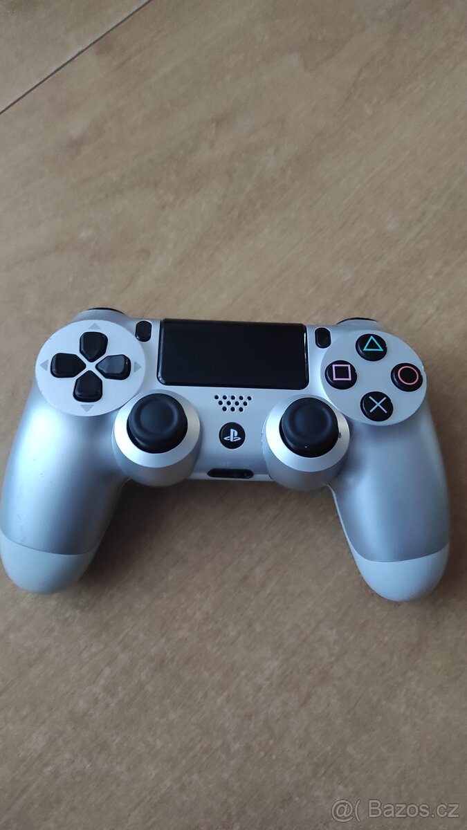 PlayStation 4 (PS4) - 4