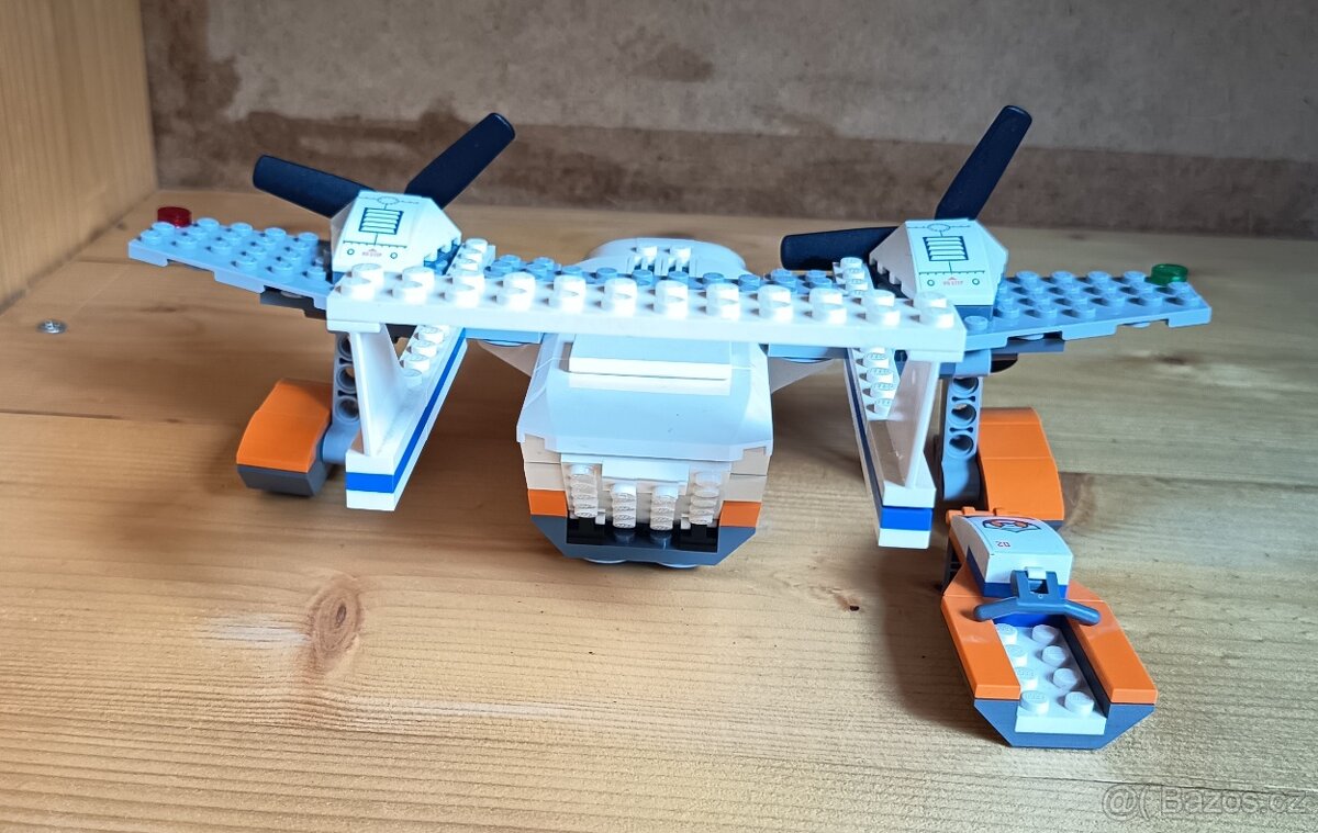 Lego záchranářský hydroplán - 4