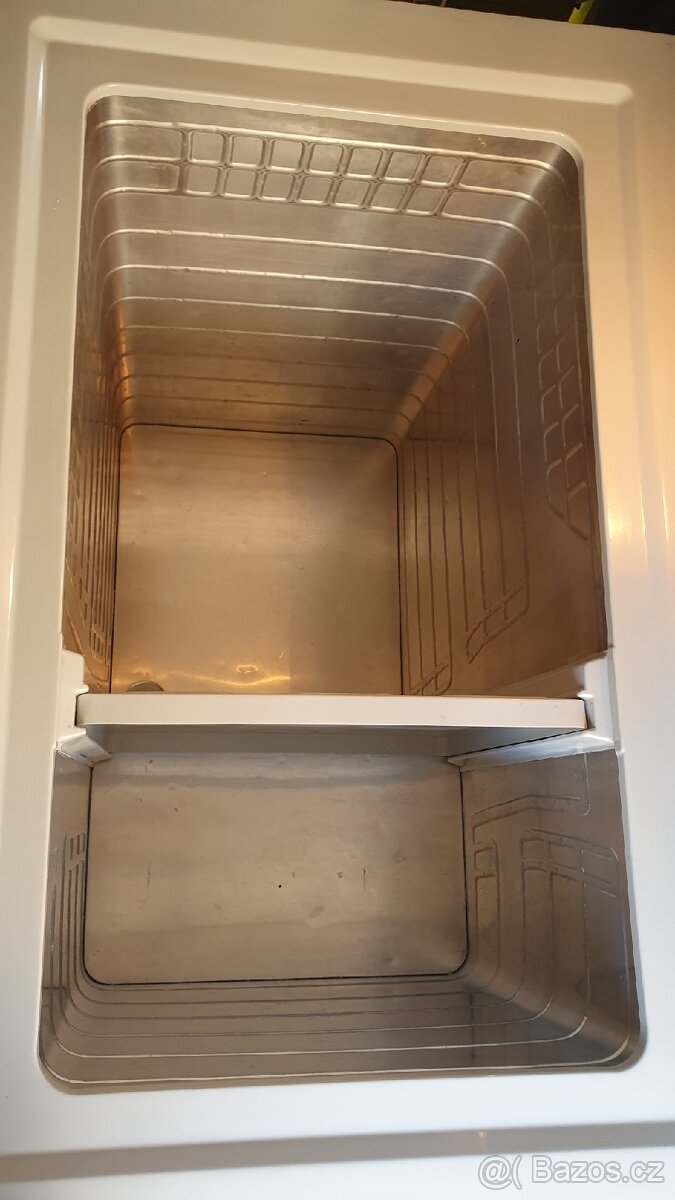 Prodám pultový mrazák 210/220L - 4