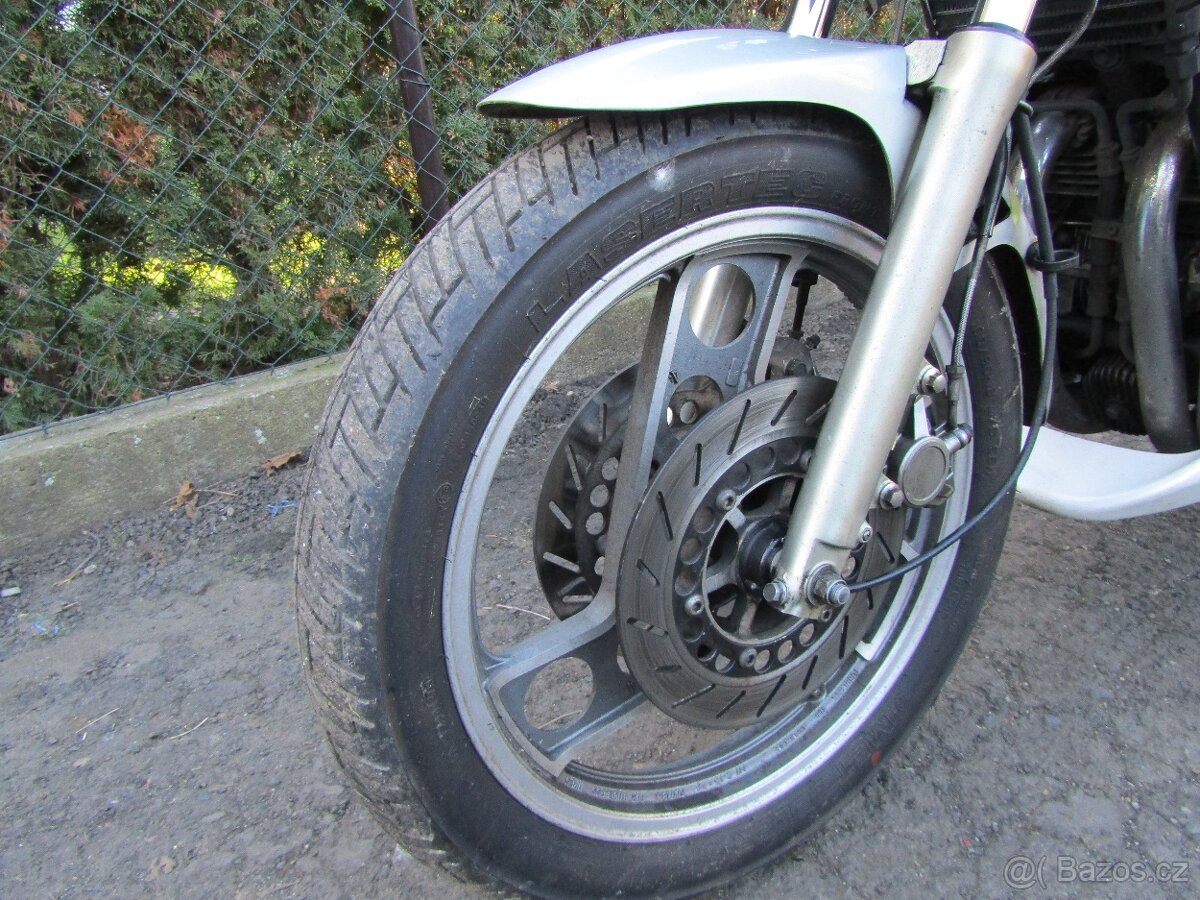 Yamaha XJ 900F - 4