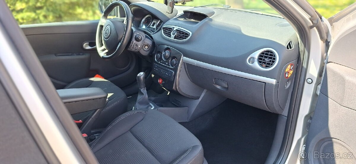 Renault Clio grand tour - 4