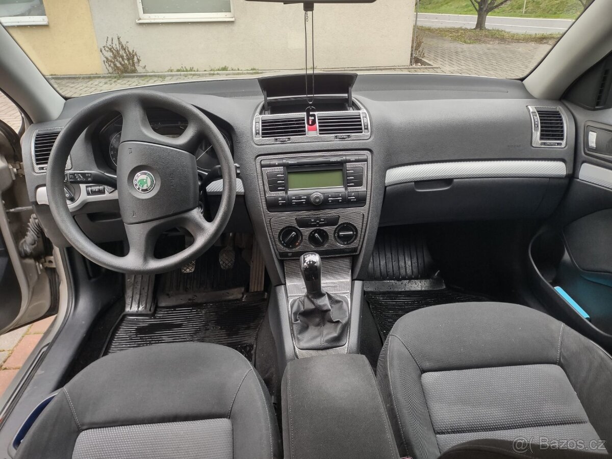 Škoda Octavia II na díly/opravu - 4
