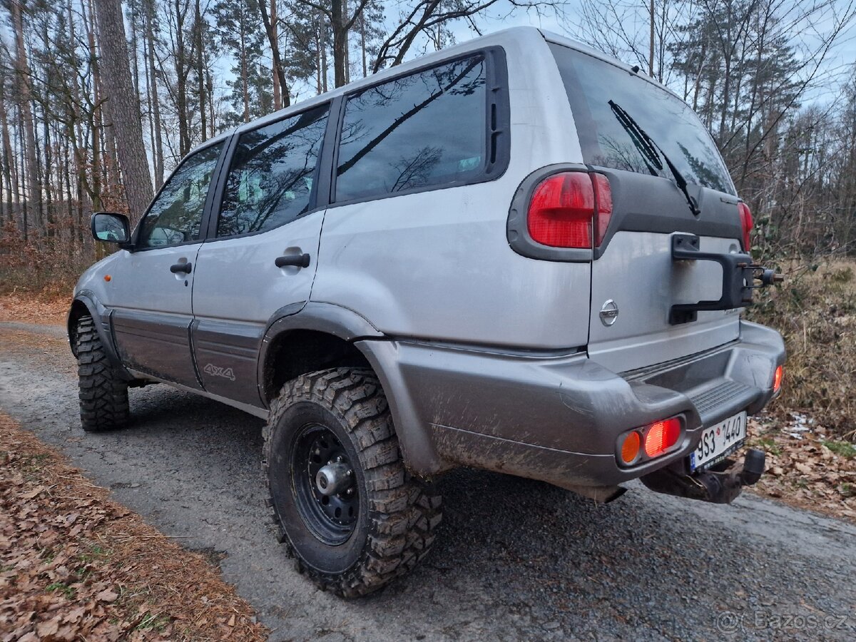 Nissan Terrano 3.0 di 113kw - 4
