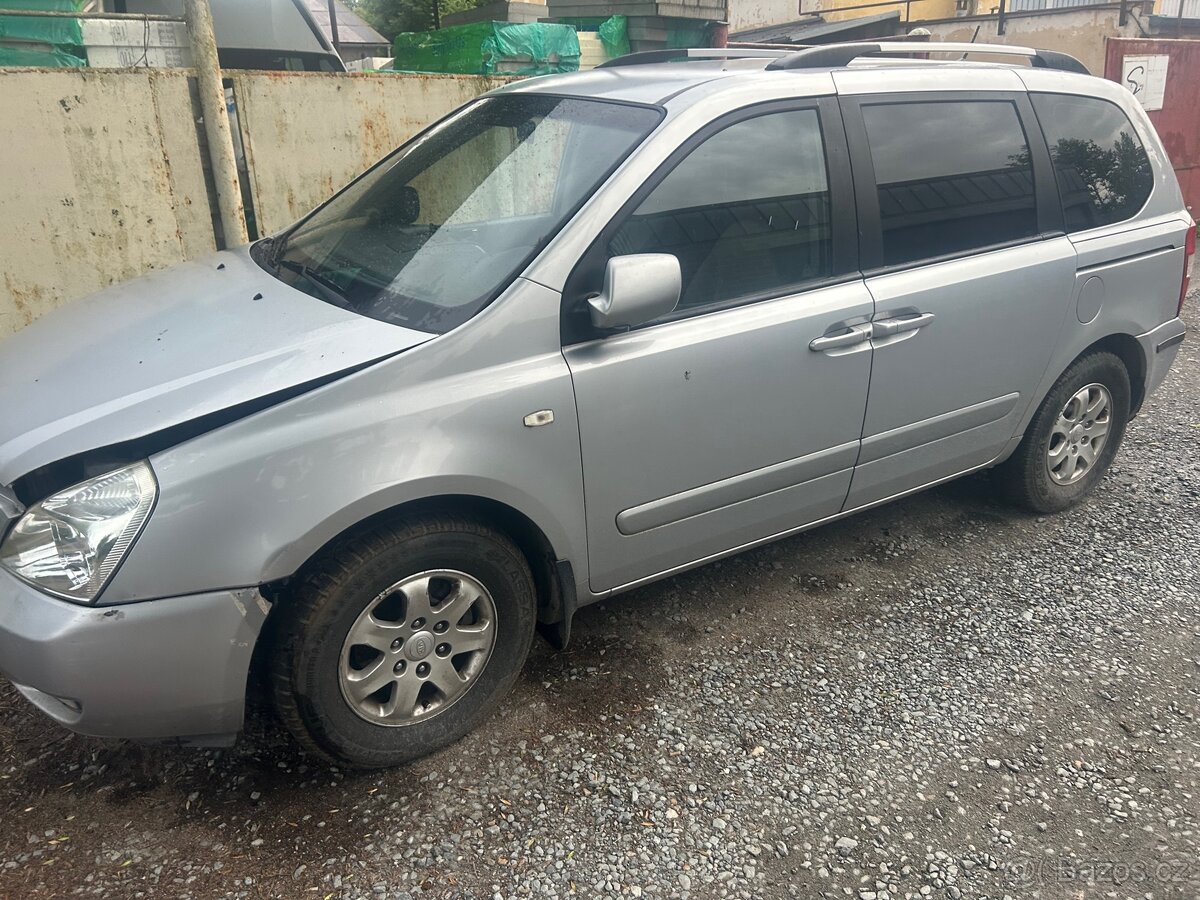 Prodám Kia Carnival 2.9 na náhradní díly - 4