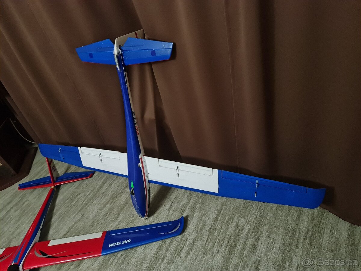Prodám 2x RC letadlo Pelikan GAMA 2100 + vysílač FUTABA T 10 - 4