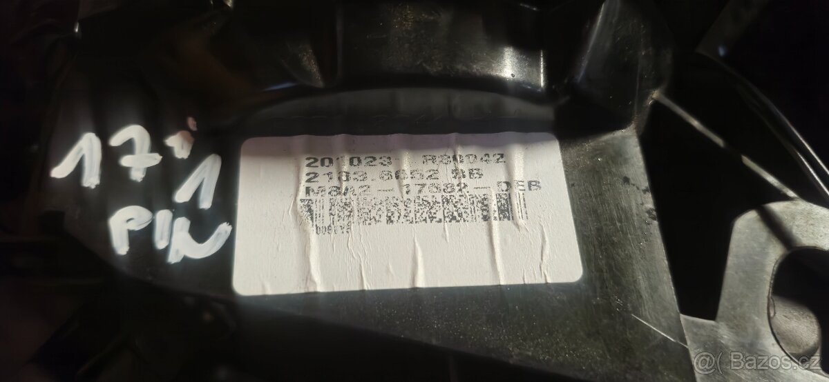 Prave predni zrcatko range rover velar L560 - 4