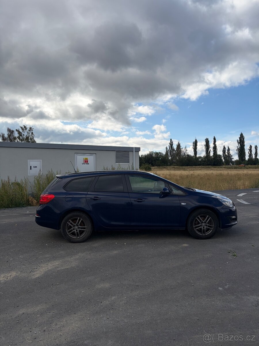 Opel Astra J 1.6 cdti - 4