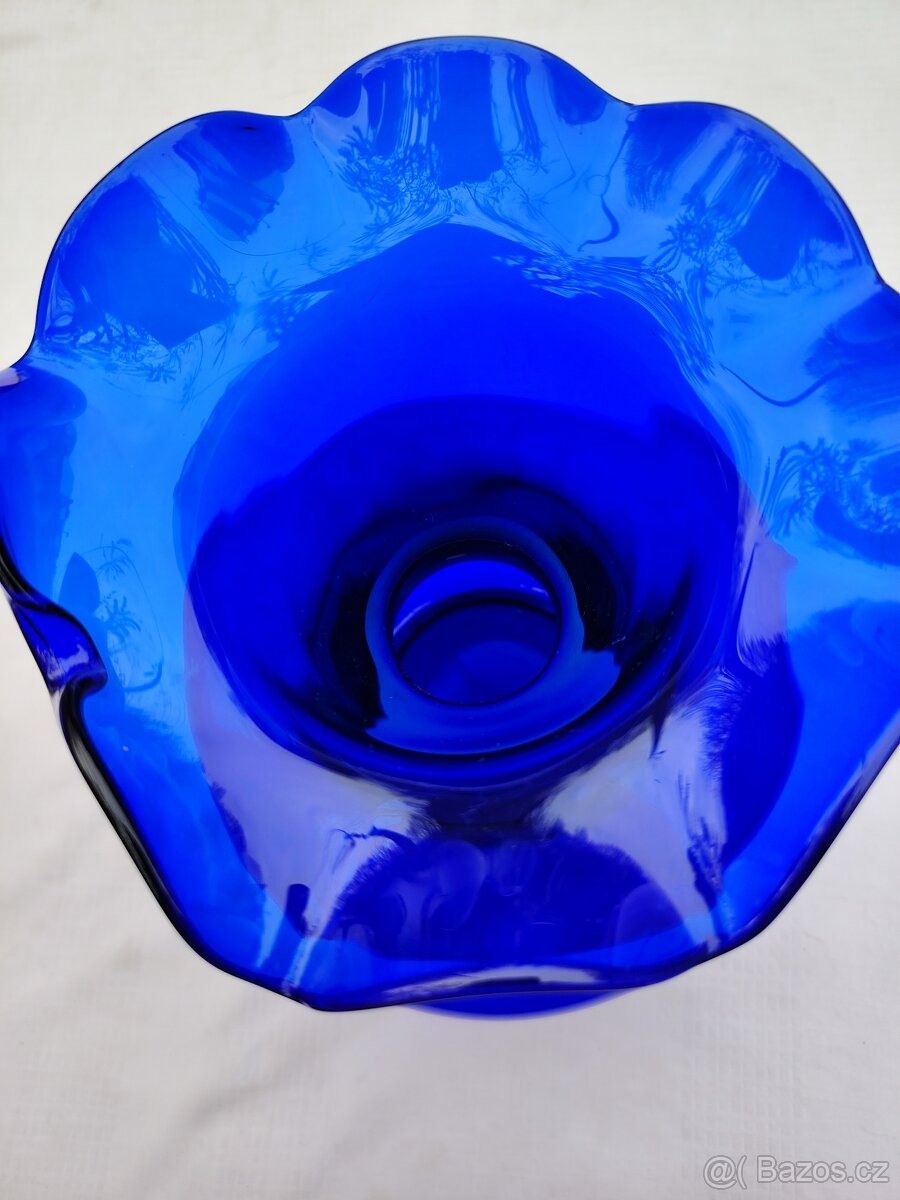 Modrá skleněná baňatá váza - 4
