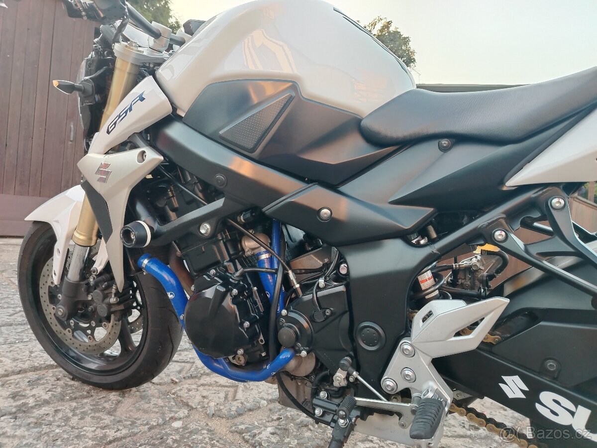 Suzuki gsr 750 - 4