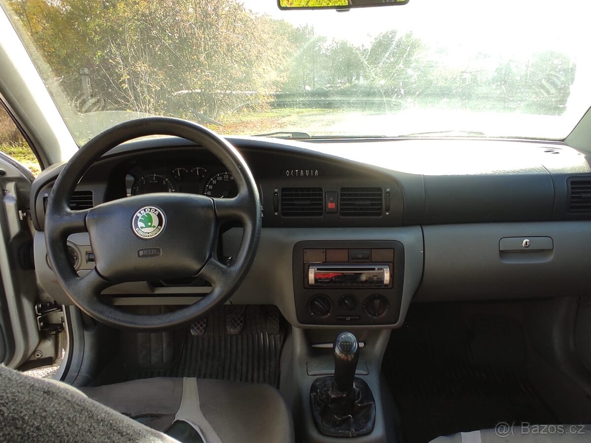 Škoda Octavia 1.6 SR, 74 kW, benzín, 1999 – 2 - 4