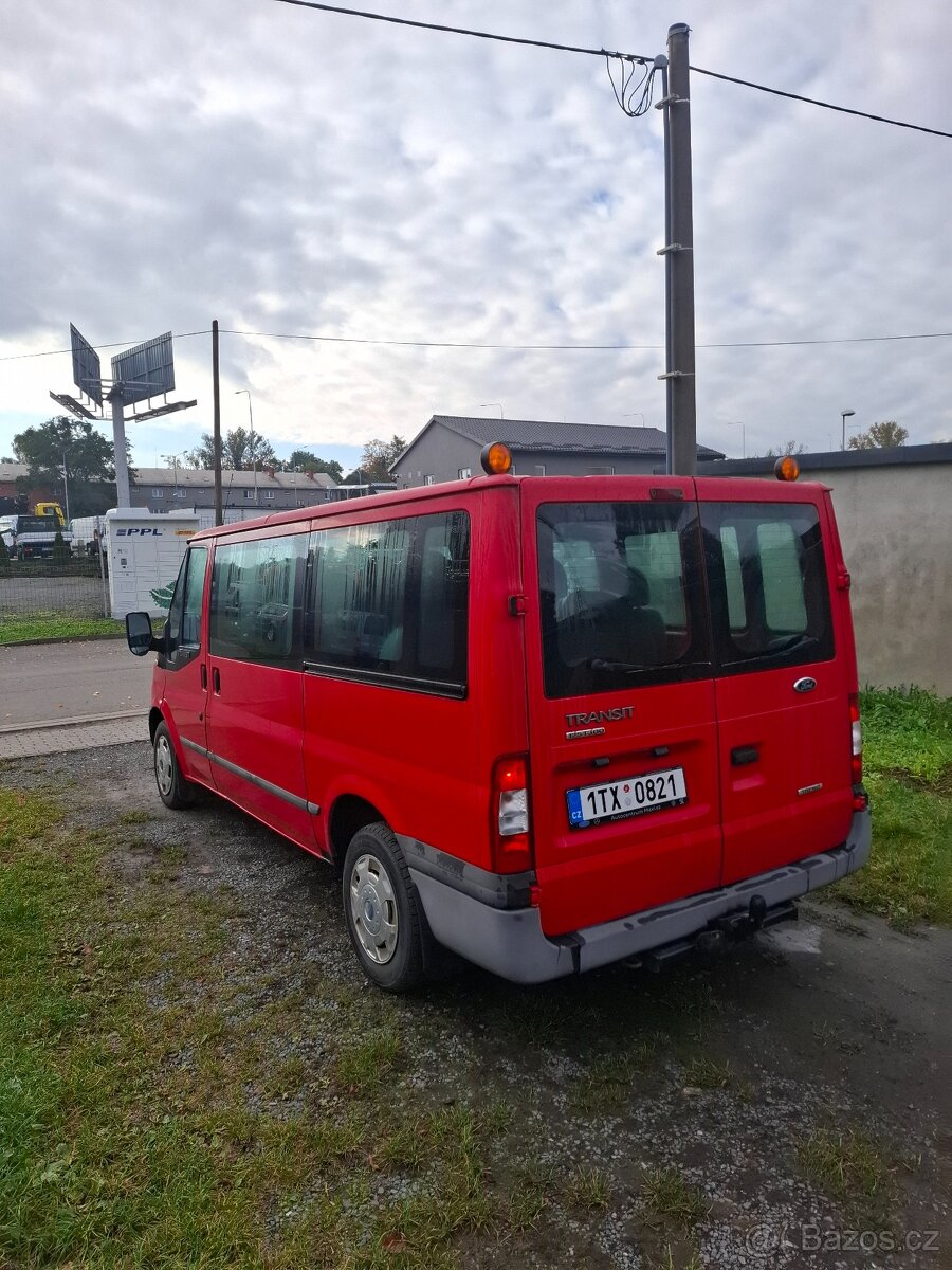 Ford Transit 2,2 TDCi bus 9 míst 92 kw - 4