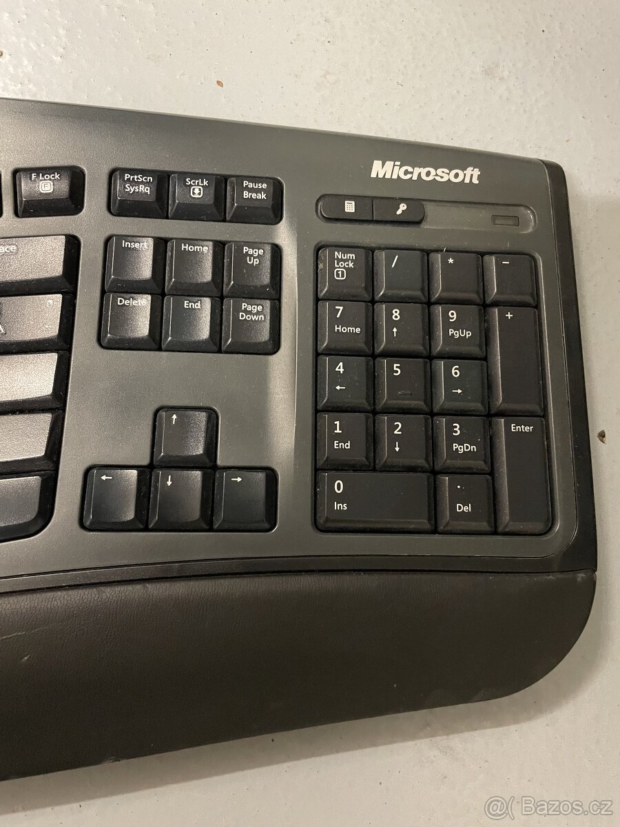 Bezdrátová multifunkční klávesnice a laserová myš Microsoft - 4