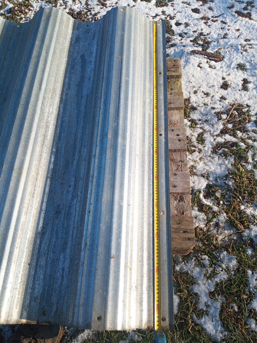 VLNITÝ PLECH Z PLECHOVÉ HALY - 4