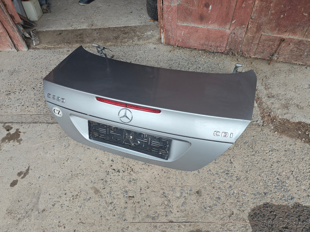 Prodám víko kufru na Mercedes E220 - 4