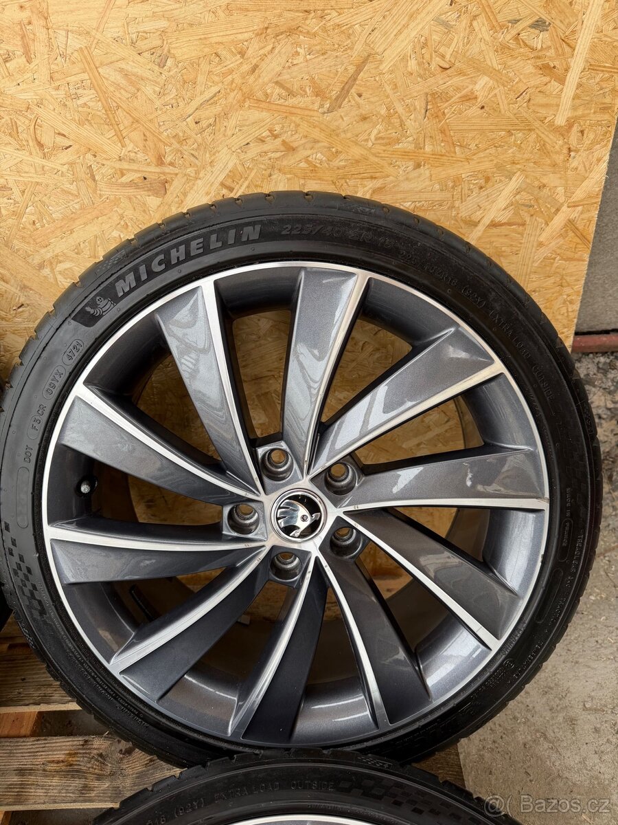 Prodám disky 225/40/18 - 4