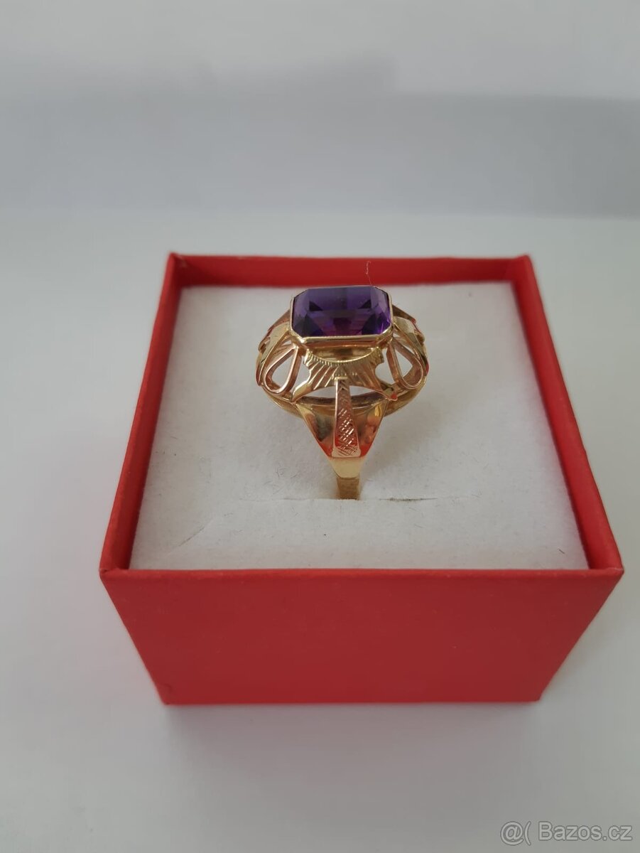 Zlatý dámský prsten s fialovým kamenem - 4