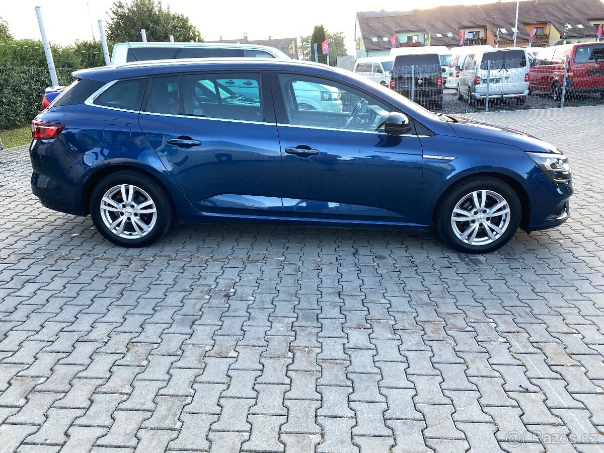 Renault Megane IV LIMITED 1.3 Tce 2020 1. majitel původ ČR - 4