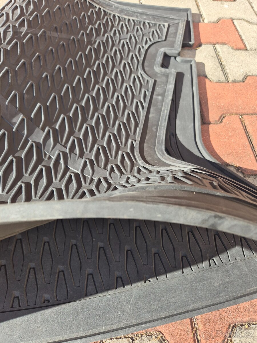 ORIGINÁL GUMOVÁ PODLÁŽKA DO KUFRU MAZDA CX5 - 4