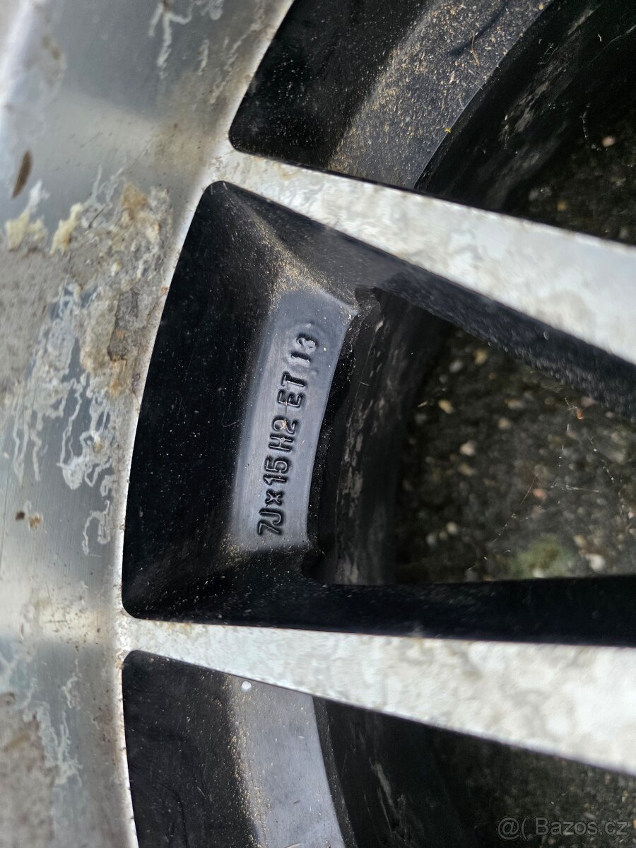 Prodám kola sada 7Jx15H2 ET13 BMW E30 zimní pneu - 4