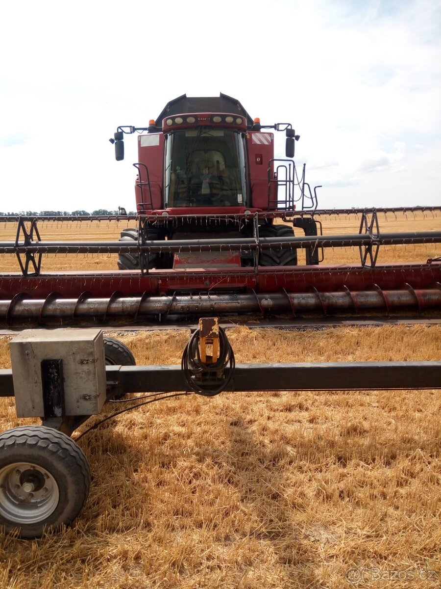 Kombajn CASE - 4